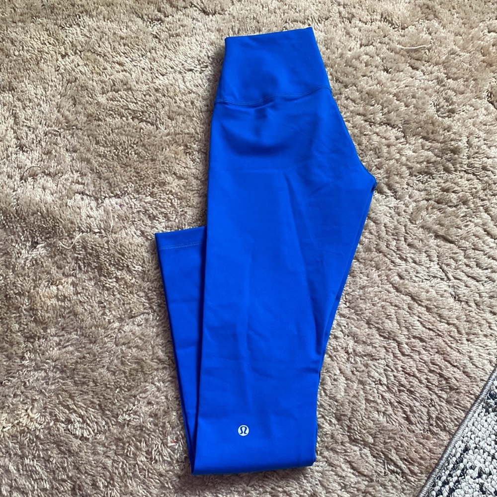 NWOT Size 6 Lululemon blue leggings